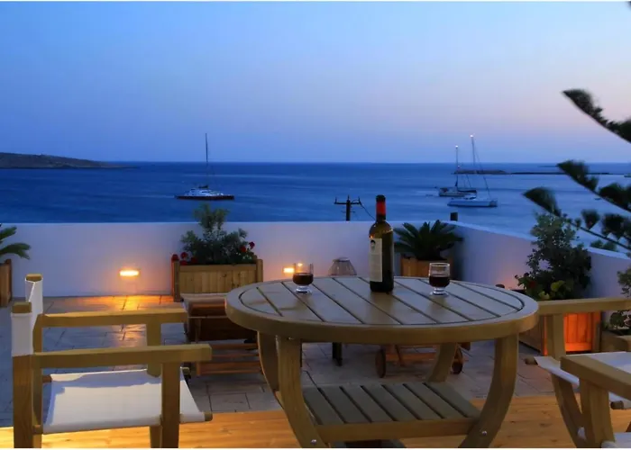 Brazzera Hotel Finikas (Syros)