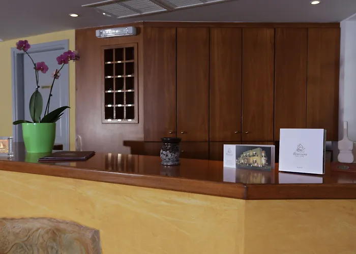 Brazzera Hotel Finikas (Syros)