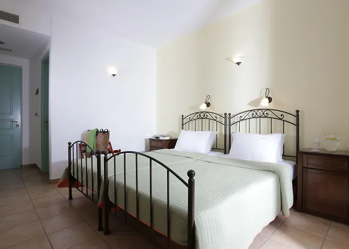 Brazzera Finikas (Syros)