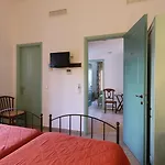 Brazzera Hotel Finikas (Syros)