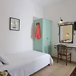 Brazzera Finikas (Syros)