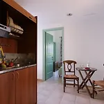 Brazzera Hotel Finikas (Syros)