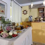Brazzera Hotel Finikas (Syros)