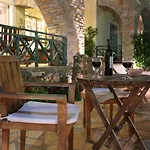 Brazzera Finikas (Syros)
