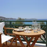Brazzera Finikas (Syros)