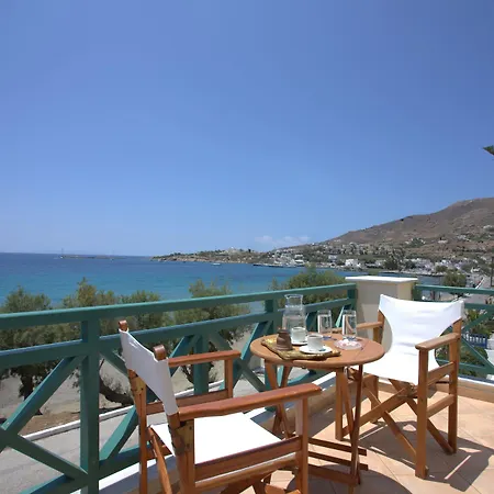 Hotel Brazzera Finikas (Syros)