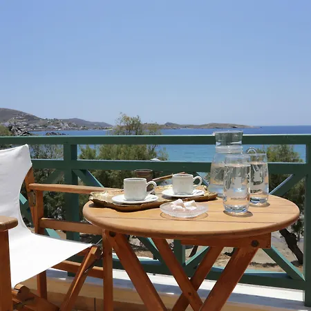 Brazzera Finikas (Syros)