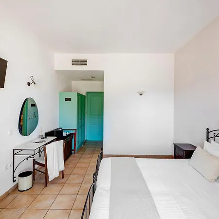 Brazzera Hotel Finikas (Syros)