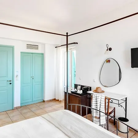 Hotel Brazzera Finikas (Syros)