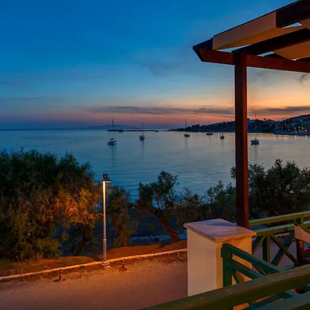 Brazzera Finikas (Syros)
