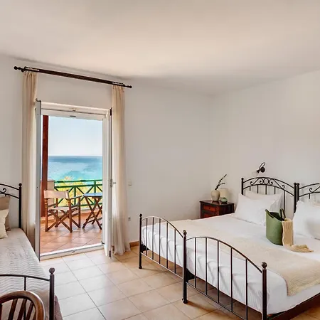 Brazzera Hotel Finikas (Syros)