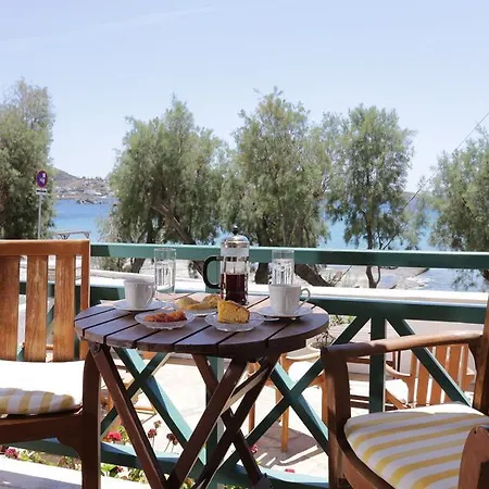 Brazzera Hotel Finikas (Syros)