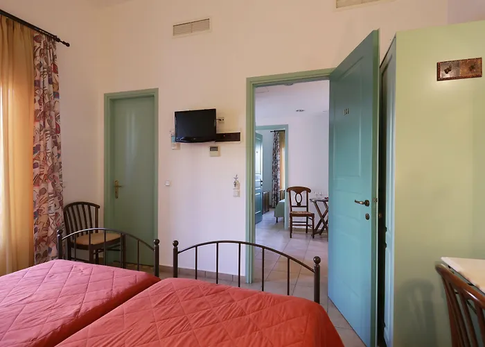 Brazzera Hotell Finikas (Syros)