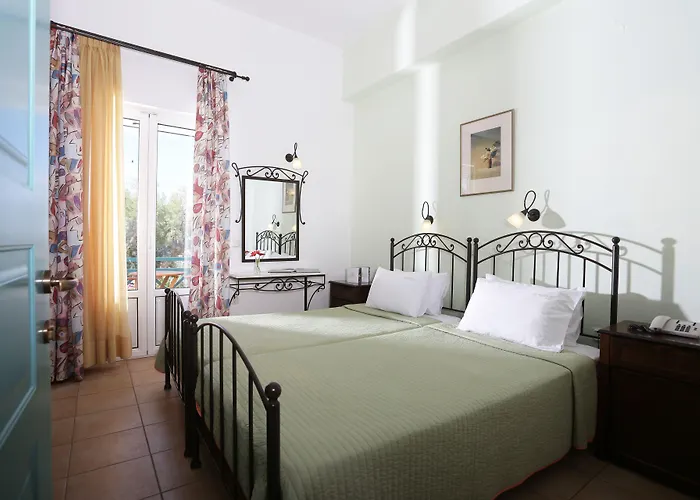 Brazzera Hotell Finikas (Syros)