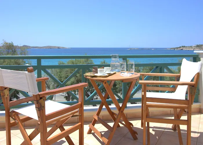 Brazzera Finikas (Syros)