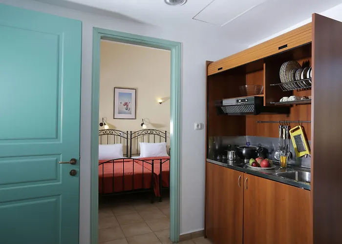 Brazzera Finikas (Syros)