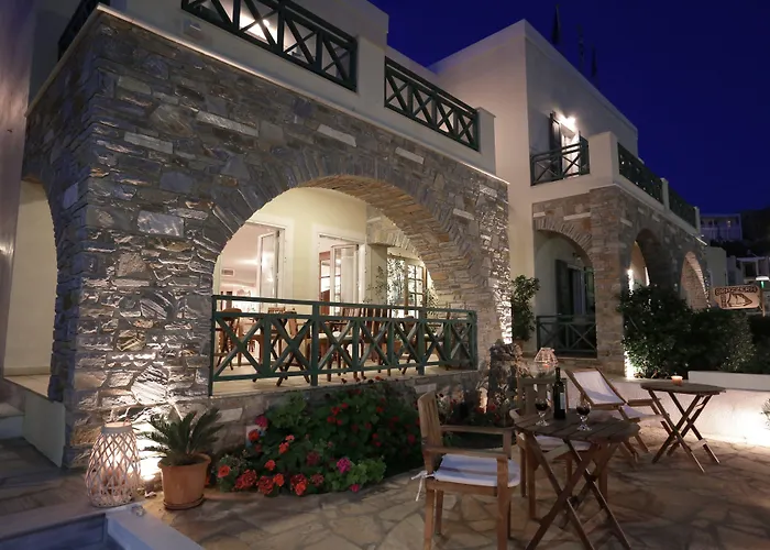 Brazzera Hotel Finikas (Syros)
