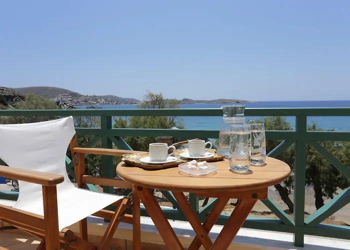 Brazzera Finikas (Syros)